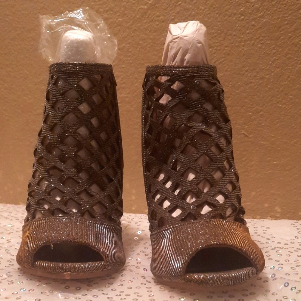 Women's Gold Peep-Toe Heels